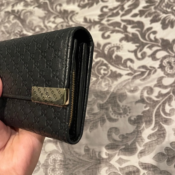 Black Gucci wallet on a chain - Picture 4 of 10